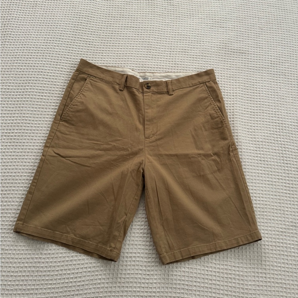 Old navy khaki shorts size 36